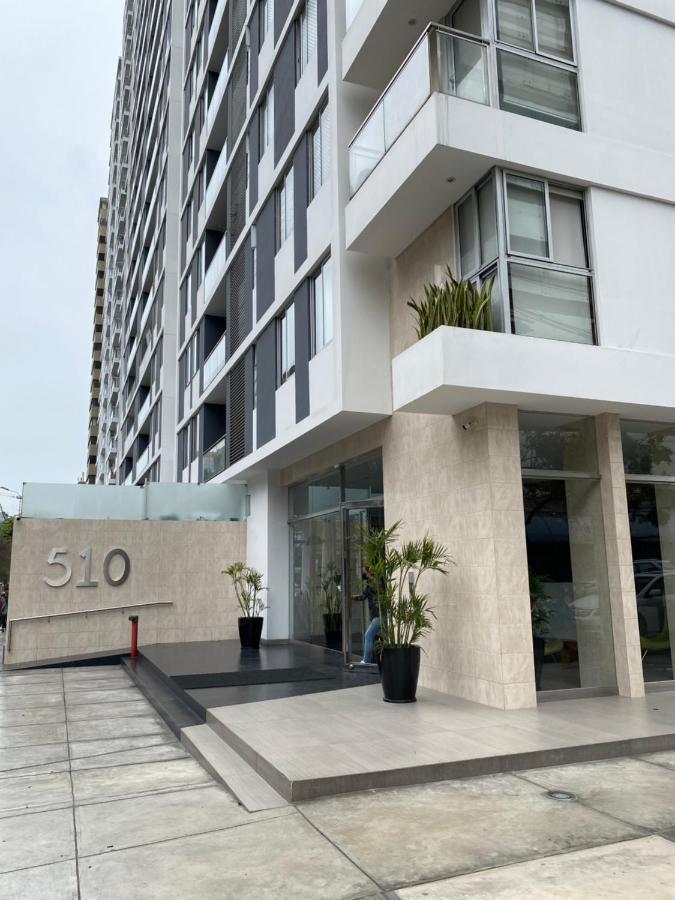 Hermoso Apartamento Con Piscina Miraflores- Canvas Lima Bagian luar foto