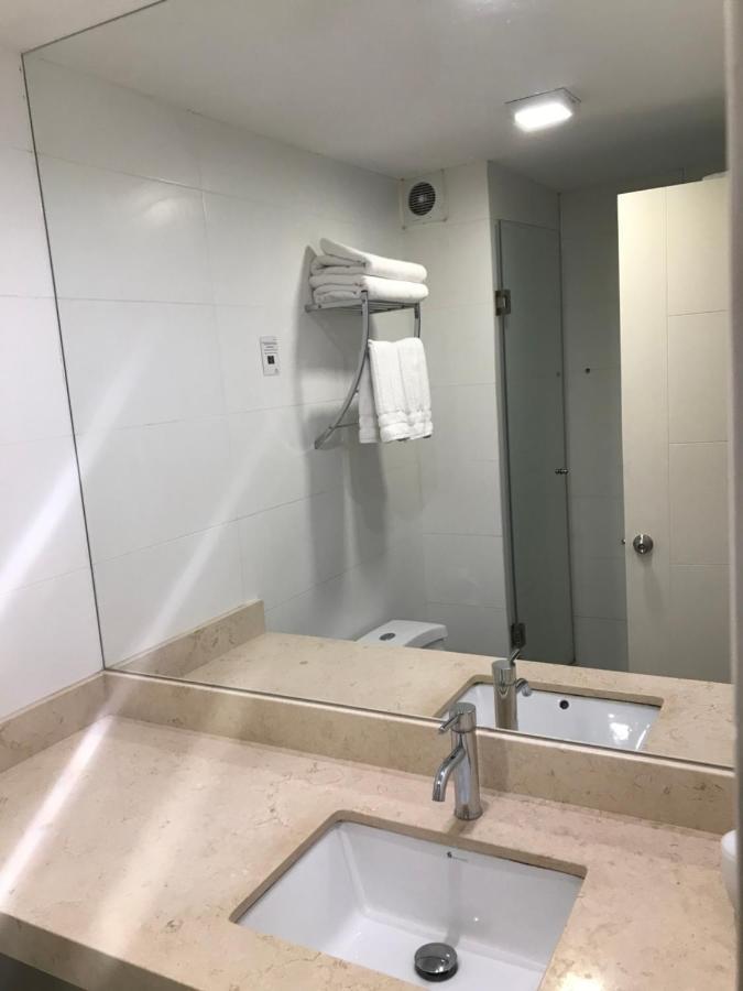 Hermoso Apartamento Con Piscina Miraflores- Canvas Lima Bagian luar foto
