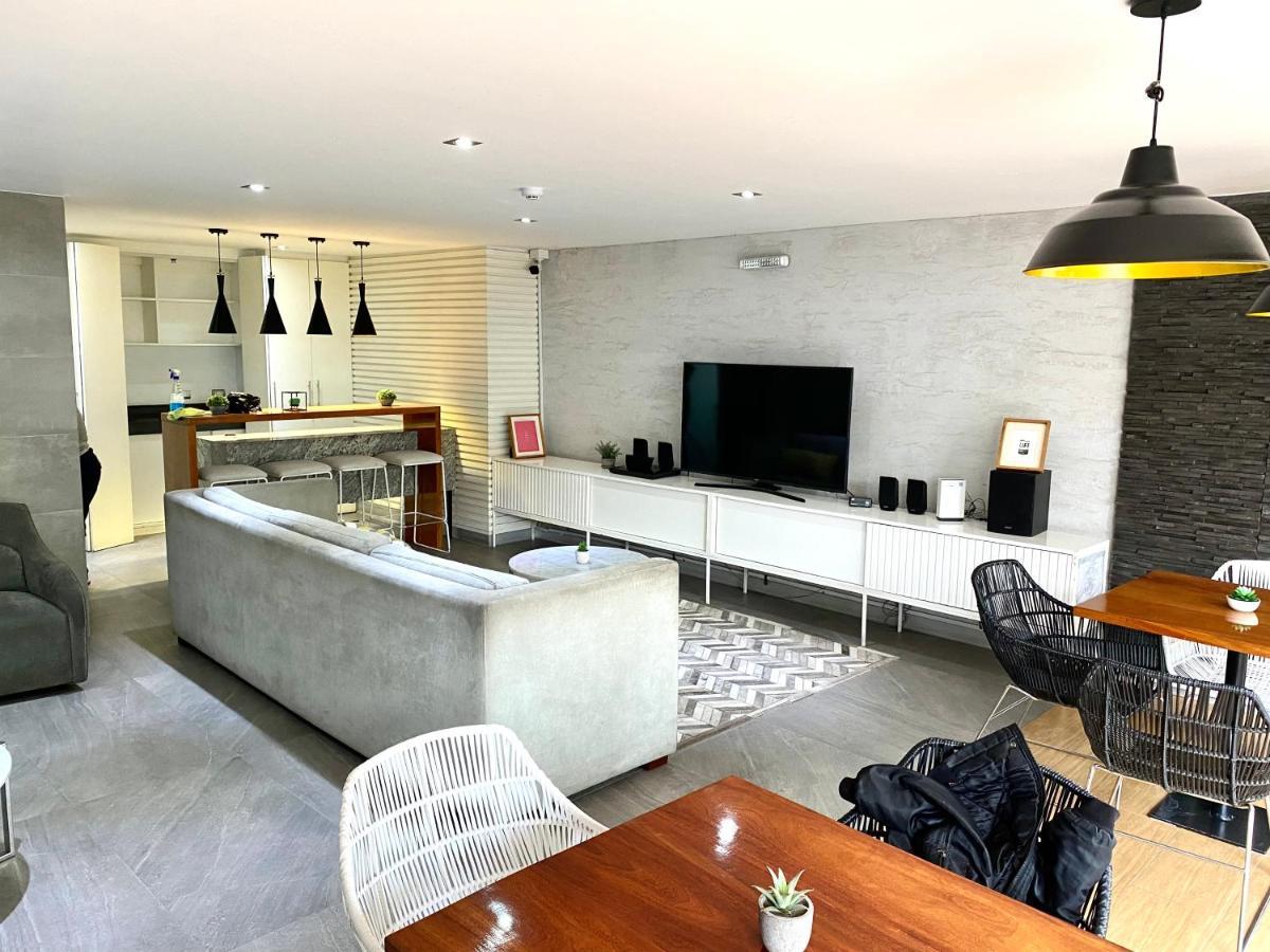 Hermoso Apartamento Con Piscina Miraflores- Canvas Lima Bagian luar foto