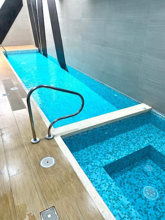 Hermoso Apartamento Con Piscina Miraflores- Canvas Lima Bagian luar foto